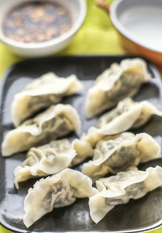 Китайские пельмени в магните фото Make a Big Batch of Jiaozi for a Quick and Tasty Dumpling Meal Any Time of Day R