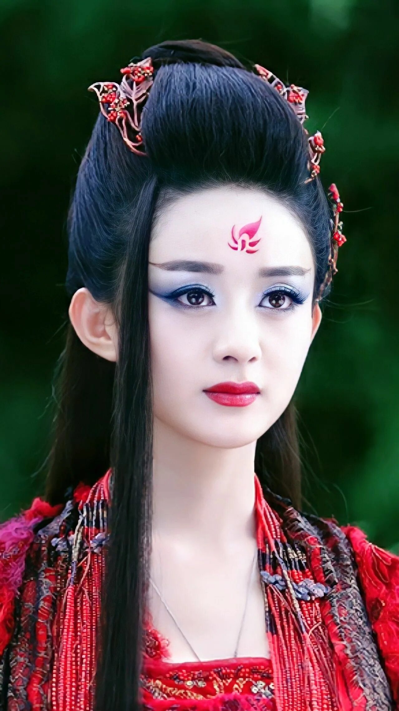 Китайские прически Ghim của Queen Zhao Liying trên 1 Queen Zhao Liying drama Nữ thần, The journey, 