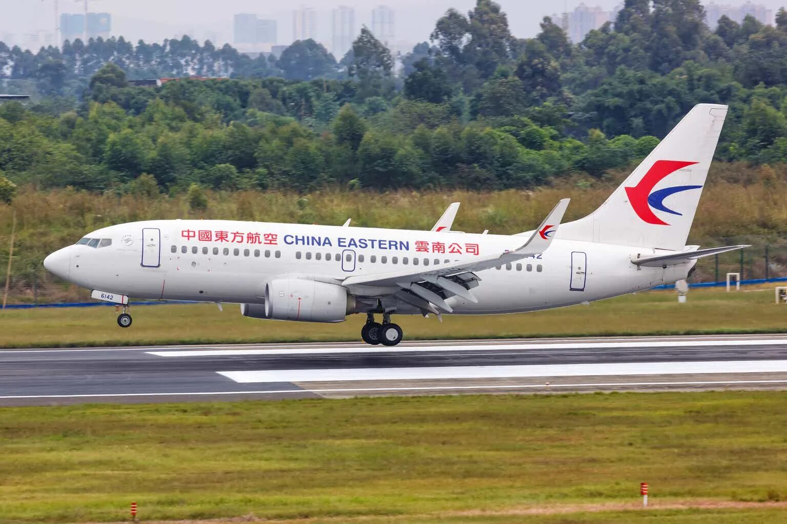 Китайские самолеты фото China Eastern Airlines: Bullish But Delisting Nears (NYSE:CEA) Seeking Alpha