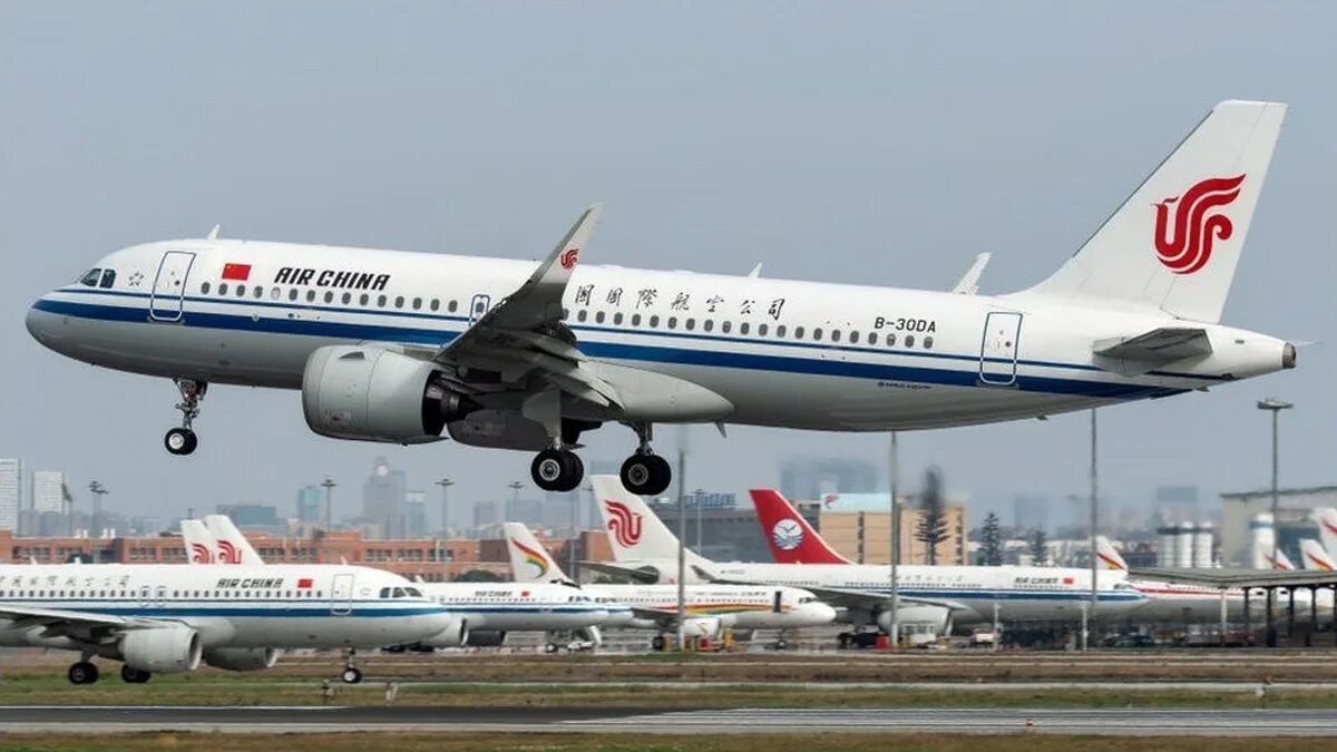 Китайские самолеты фото Newly approved US flights by Chinese airlines avoid Russian airspace - BusinessT