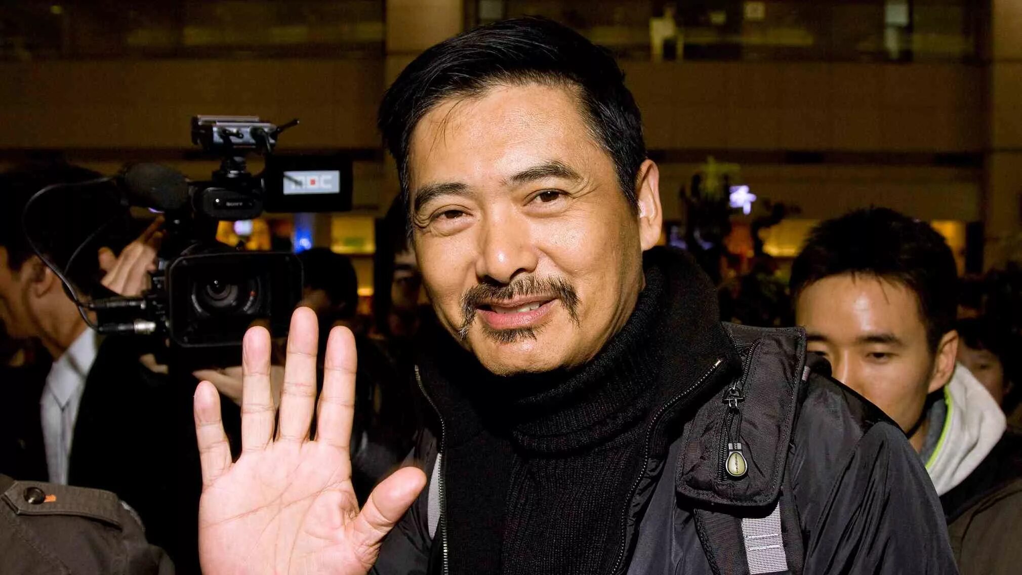 Китайский артист фото Chow Yun-Fat: I'm just keeping my money temporarily - CGTN