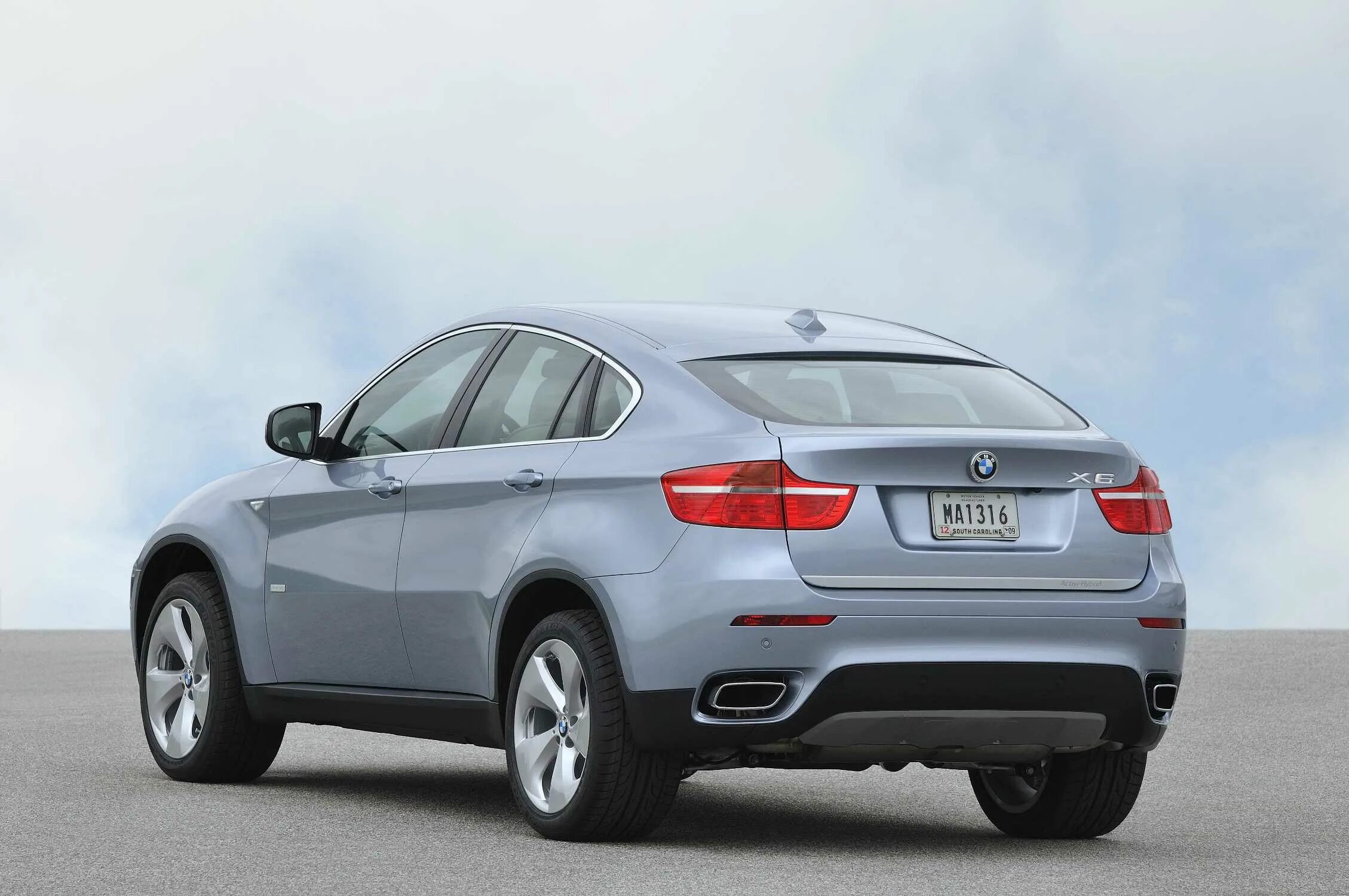 Китайский бмв х6 фото The BMW ActiveHybrid X6 (08/2009)