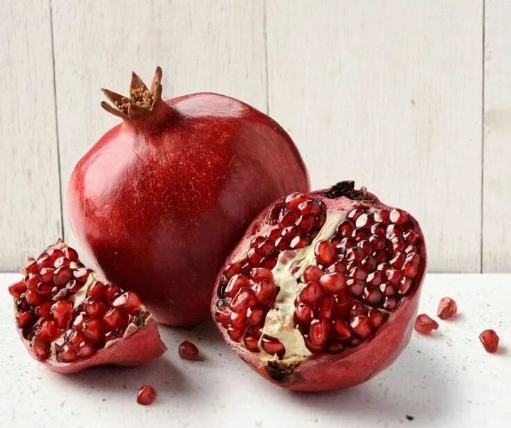 Китайский гранат фрукт фото Pin by Soul on ت Food photography fruit, Pomegranate art, Leaf photography