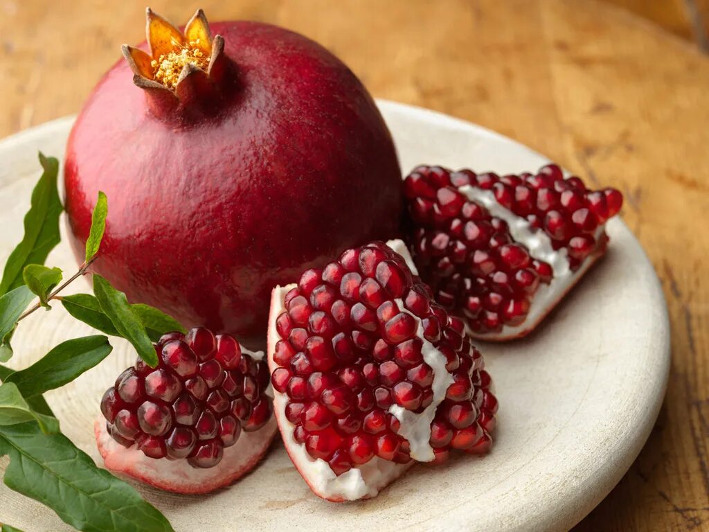 Китайский гранат фрукт фото Pomegranate: a crowned fruit