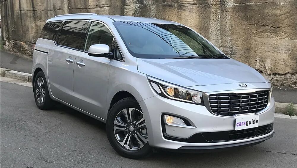 Кия карнавал фото Kia Carnival 2019 review: SLi diesel CarsGuide