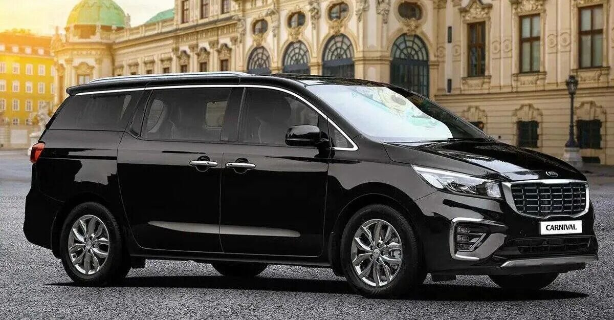 Кия карнавал фото Kia Carnival with Rs 3.5 lakh discount now costs less than Toyota Innova Crysta