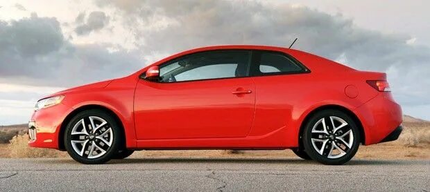 Кия купе фото Review: 2010 Kia Forte Koup SX a beauty queen that can't hide its roots Affordab