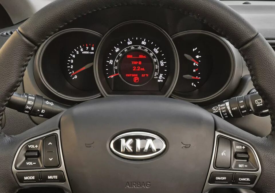 Кия рио панель фото Кто знает про такие кнопки руля? - KIA Rio (3G), 1,4 л, 2012 года тюнинг DRIVE2