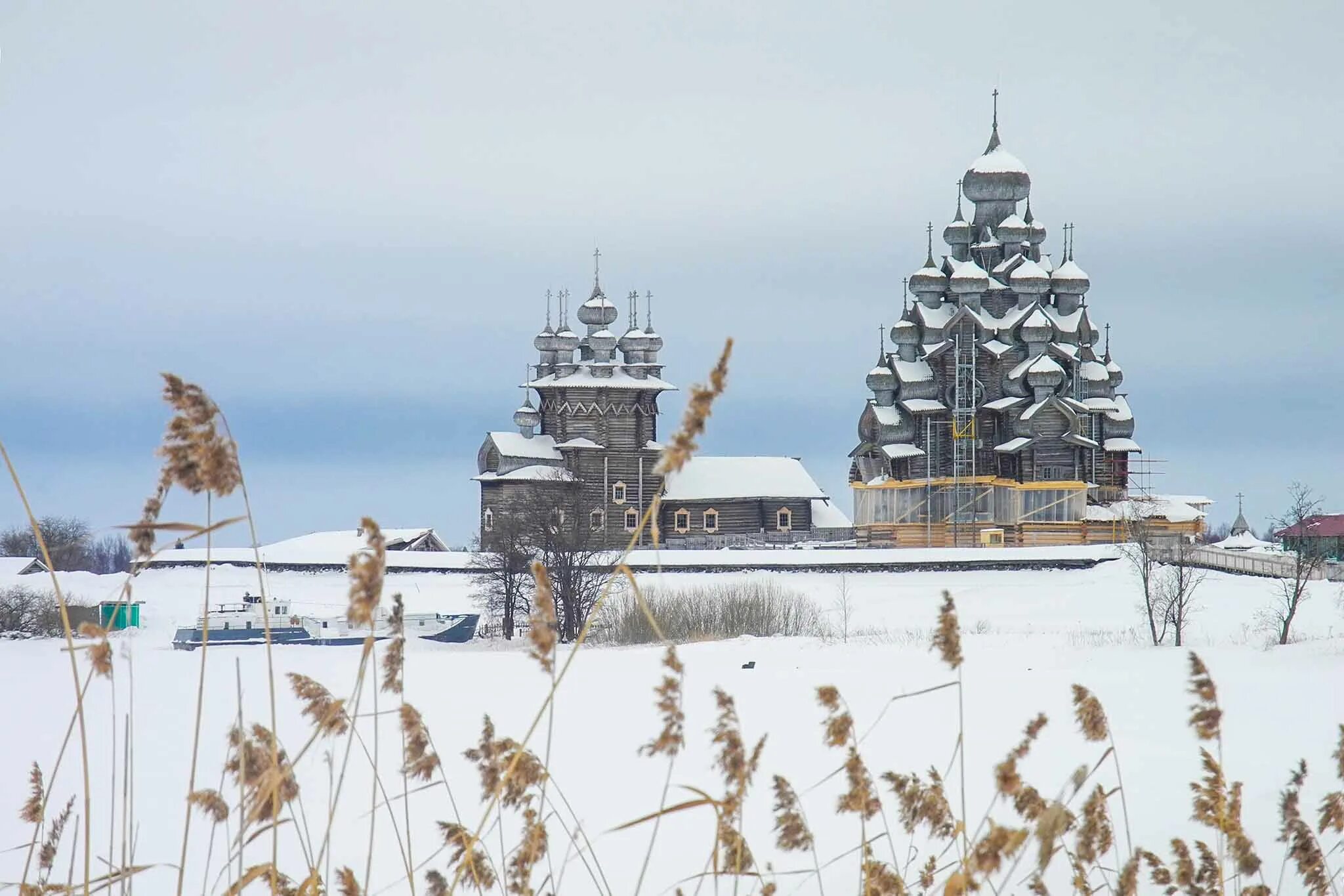 Кижи зимой фото Преображенская церковь на острове Кижи: фото, история, цены, отзывы, как добрать