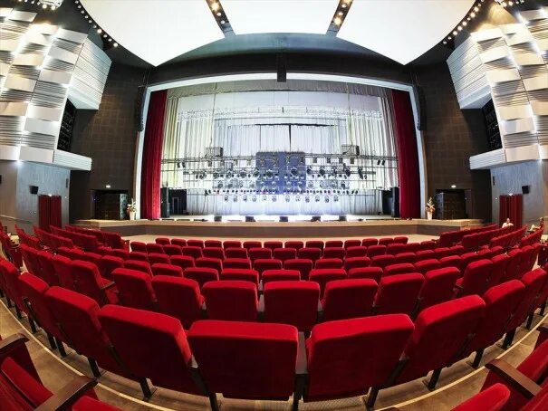 Ккз фото зала DTS installs its mobile lighting systems in the auditorium of the Penza Concert 