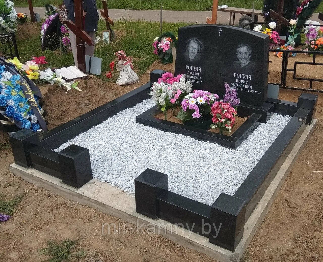 Кладбище могилы фото оформление на двоих ГРАНИТНЫЙ КОМПЛЕКС В СЛУЦКЕ: продажа, цена в Гродно. Надгробия и памятники от "М