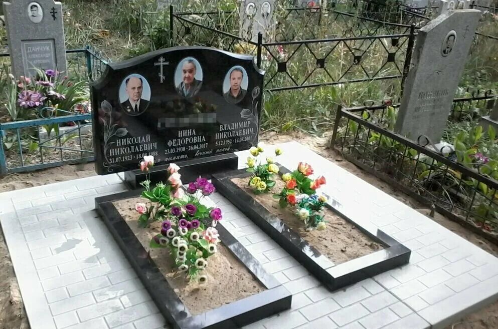 Кладбище могилы фото оформление на двоих Микс гранит, изготовление памятников и надгробий, Московская область, городской 