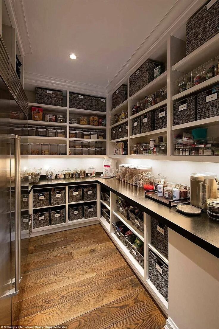 Кладовая в частном доме варианты Rob Lowe lists his Montecito mansion for $47 Million Pantry design, Kitchen pant