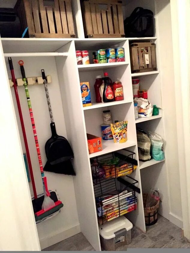 Кладовка в комнате фото DIY Custom Pantry Pantry closet design, Closet remodel, Diy closet