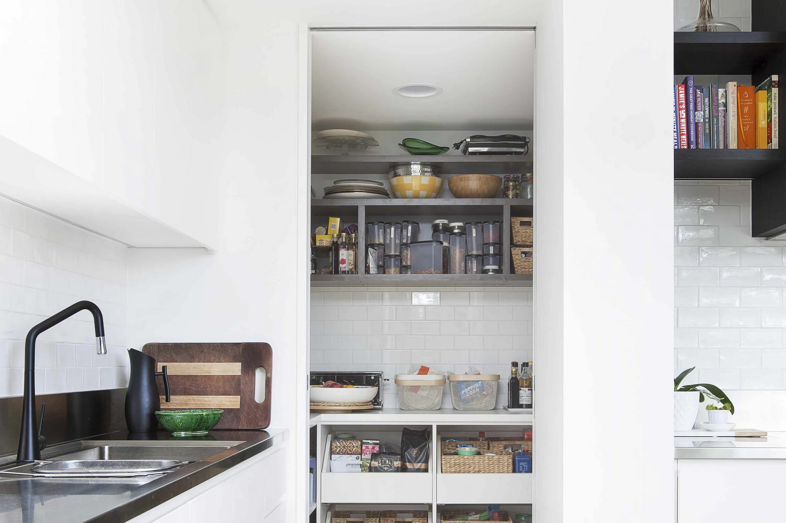 Кладовка в кухне в квартире планировка Pin on Ideas for the House