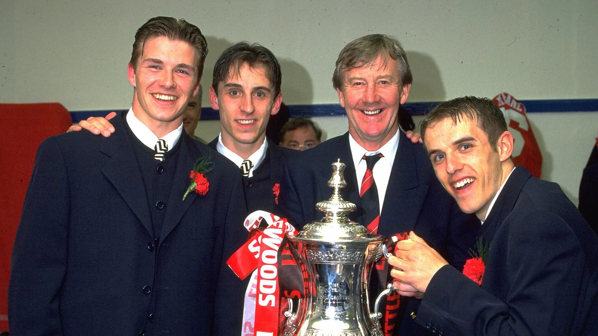 Класс 92 фото David Beckham remembers Man Utd youth coach Eric Harrison 28 years after FA Yout