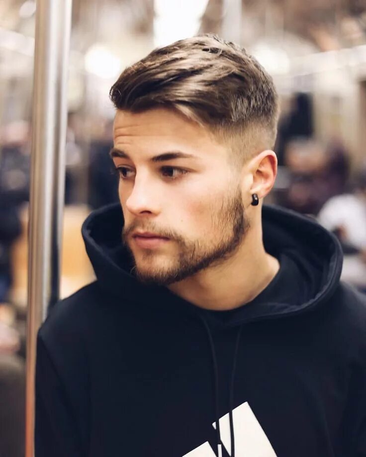Класс модный стрижка See this Instagram photo by @kevinelezaj * 4,621 likes Thick hair styles, Haircu