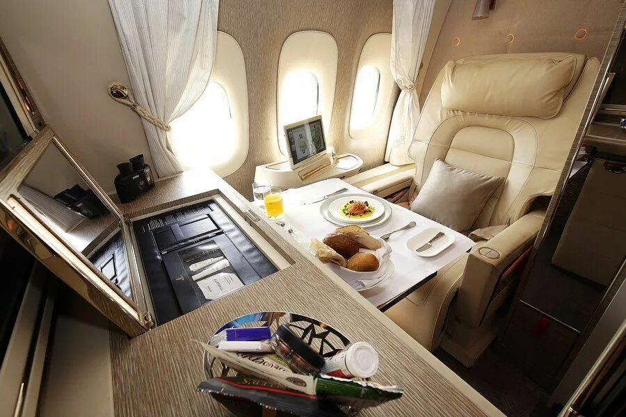 Класс самолета фото Luxury In The Sky: The Best First Class Airlines In The World