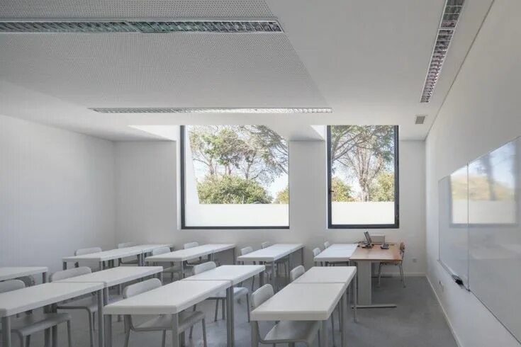 Класс школы интерьер Pin by Ciudadgriswebserie on Aula College design, Classroom interior, School int