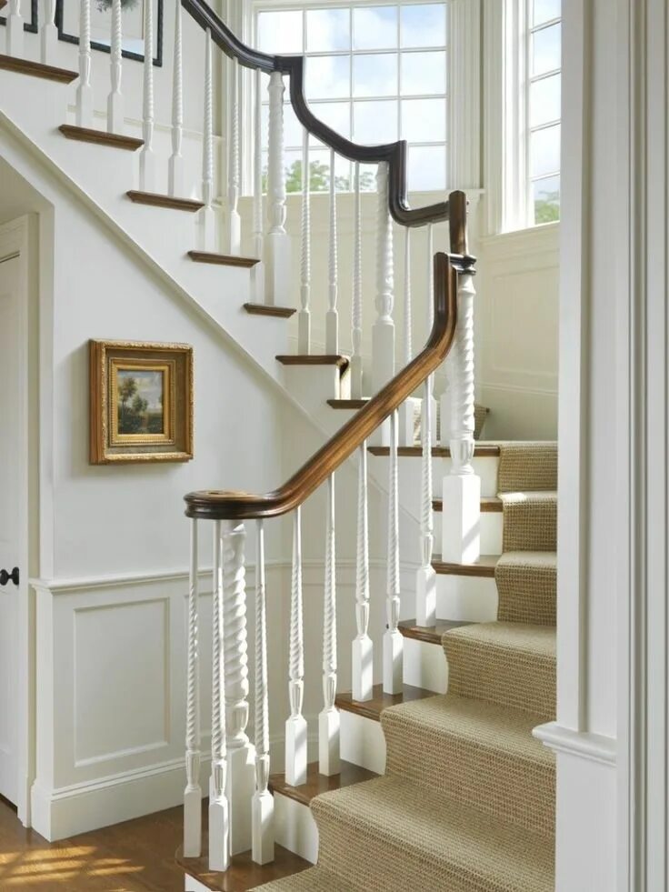 Классическая лестница фото Lovely Life Classic home decor, Staircase design, Foyer decorating