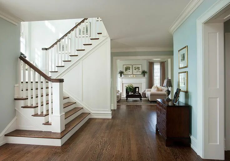 Классическая лестница фото stair railing - Google Search Staircase design, Traditional staircase, Foyer dec