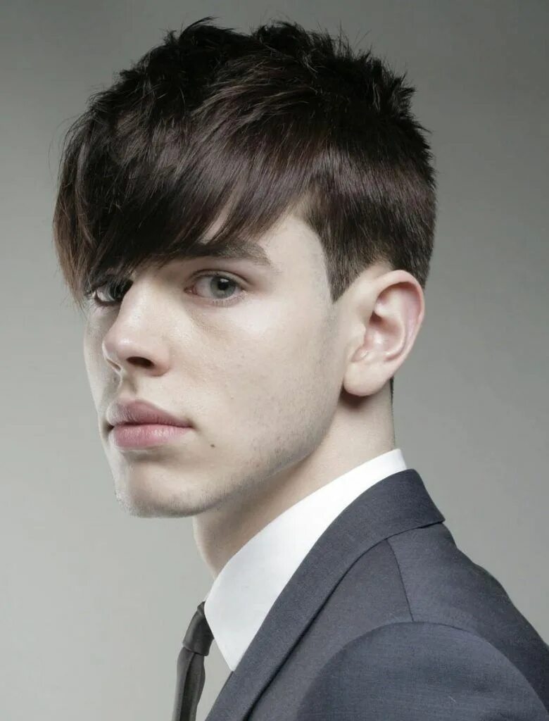 Классическая мужская стрижка с челкой Pin on Стрижки Mens hairstyles short, Mens modern hairstyles, Haircuts for men