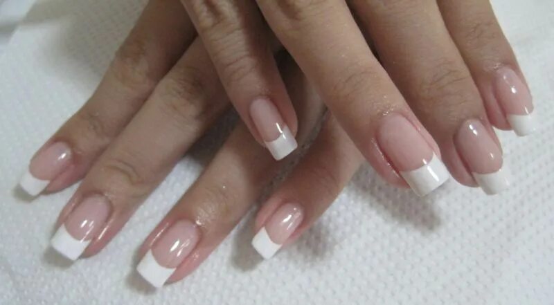 Классический френч на ногтях фото The French Manicure Squoval nails, French nails, French tip acrylic nails