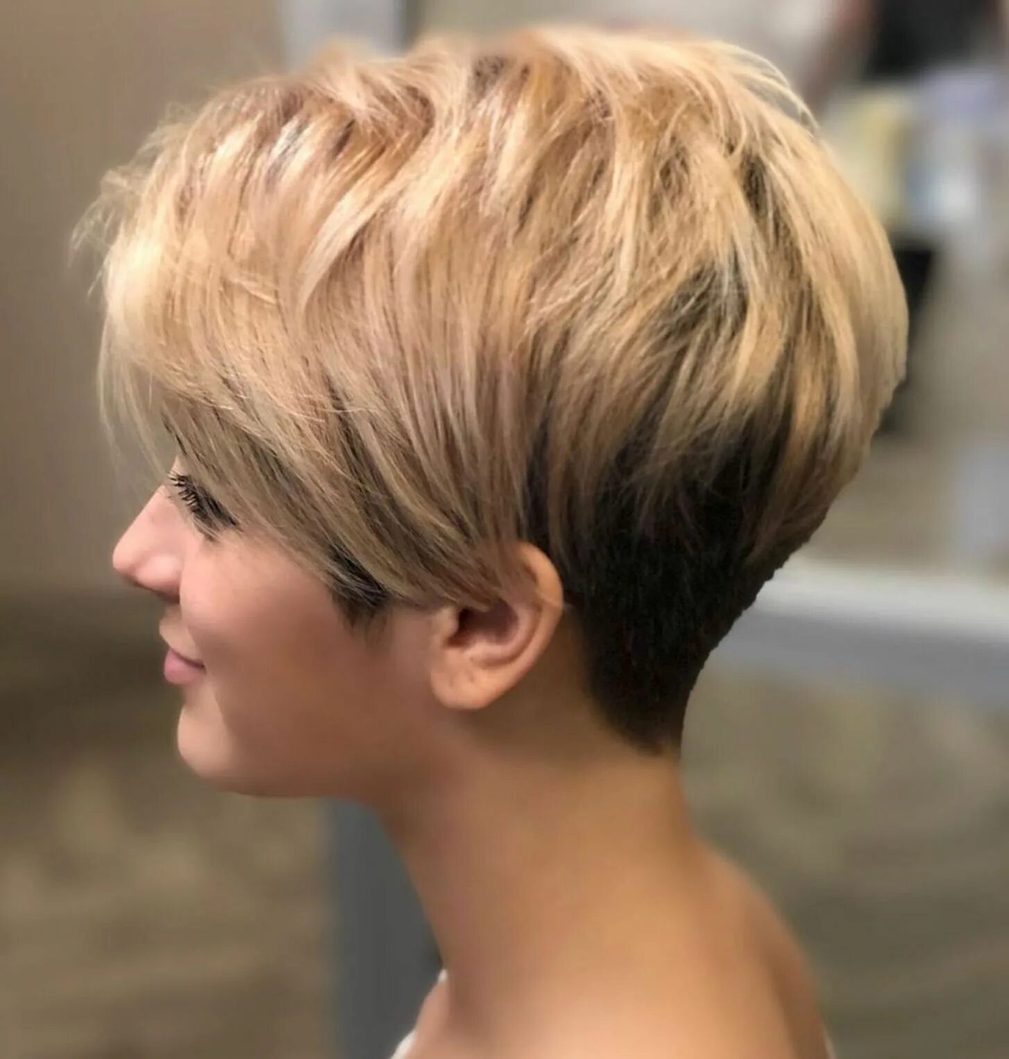 Классический короткий боб фото Easy-To-Manage Undercut Pixie Short hair styles easy, Short hair styles, Short h