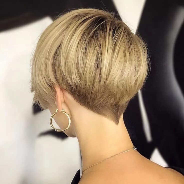 Классический короткий боб фото Love this pixie back from @kristinakatsabina - ✂ ️❤ ️✂ ️❤ ️✂ ️❤ #pixiepalooza Super s