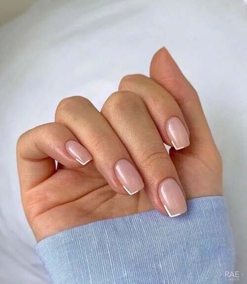 Классический маникюр на квадратные ногти 25 Nail Art Designs for Spring That Aren't Tacky - Anna Elizabeth Subtle nails, 