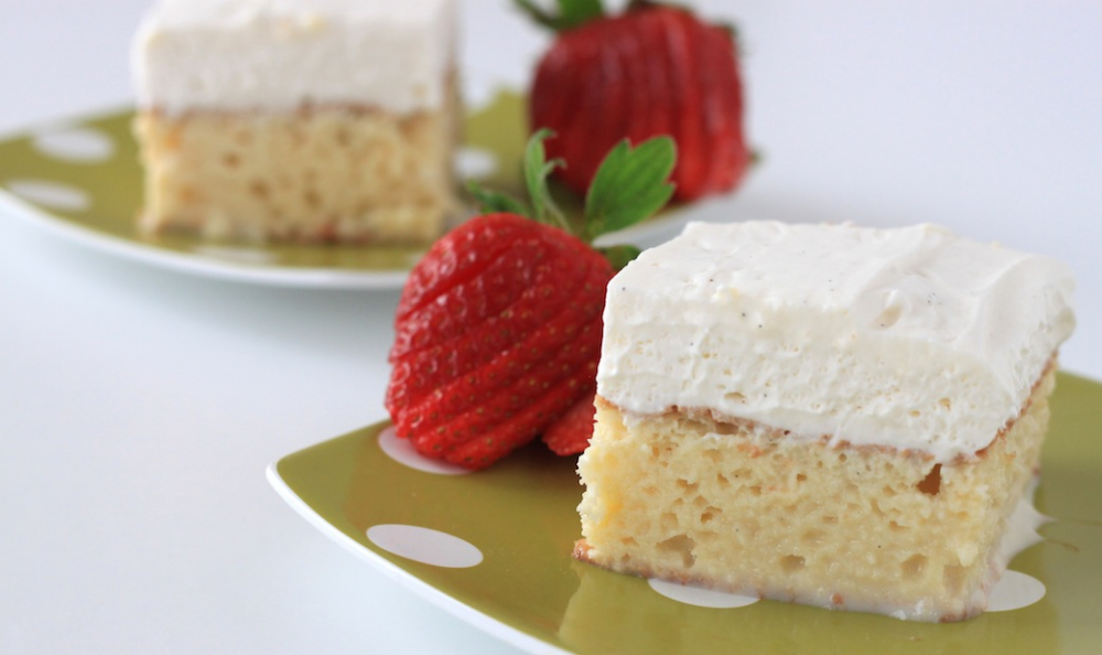 Классический рецепт торта три молока фото rum chata tres leches cake Recipe Tres leches cake, Dessert recipies, Cake