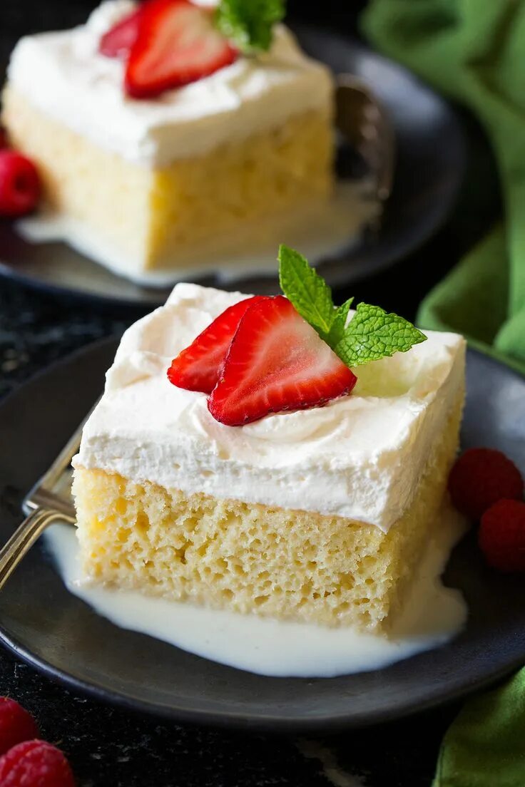 Классический рецепт торта три молока фото Tres Leches Cake - Cooking Classy Торт три молока, Вкусы тортов, Клубничные торт