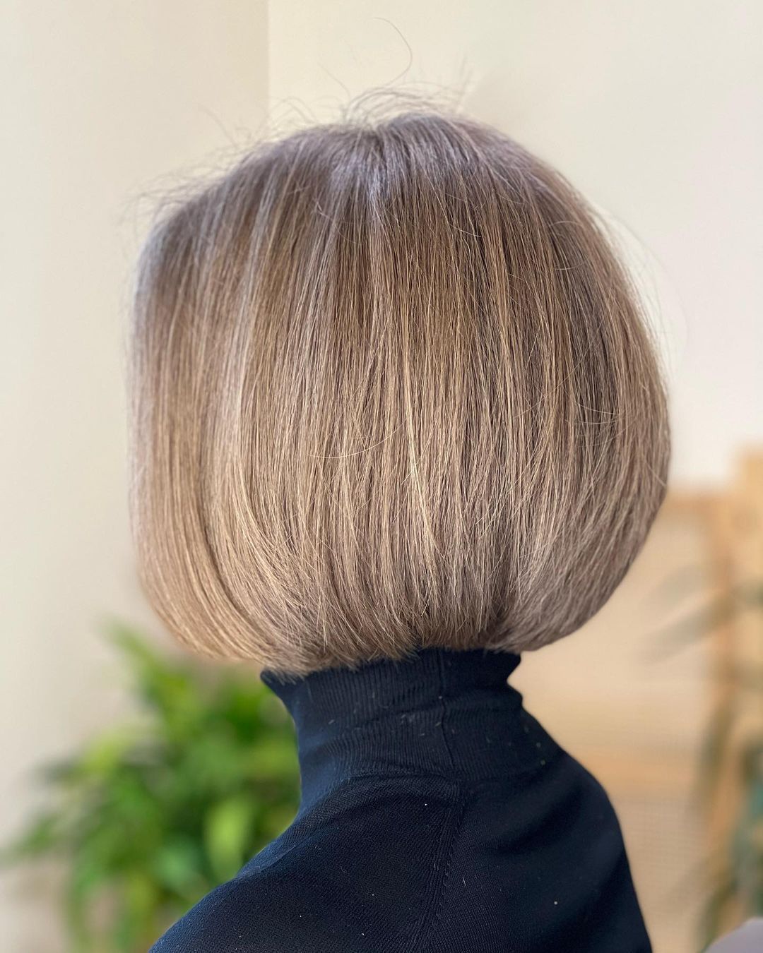 Классическое каре вид сзади фото Pin på Hair cuts i 2024 Frisure