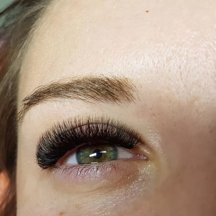 Классическое наращивание ресниц с нависшим веком фото Pin by Adriana Zepeda on Eyelash extensions Eyelash extensions styles, Eyelash e