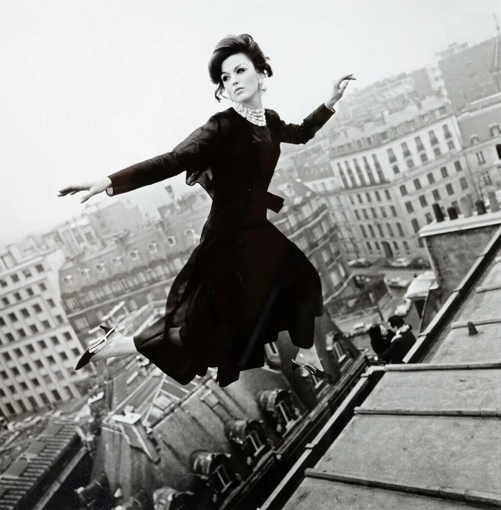 Классика черно белого фото MELVIN SOKOLSKY 'FLY DIOR', PARIS, 1965 Photographs 2020 Sotheby's