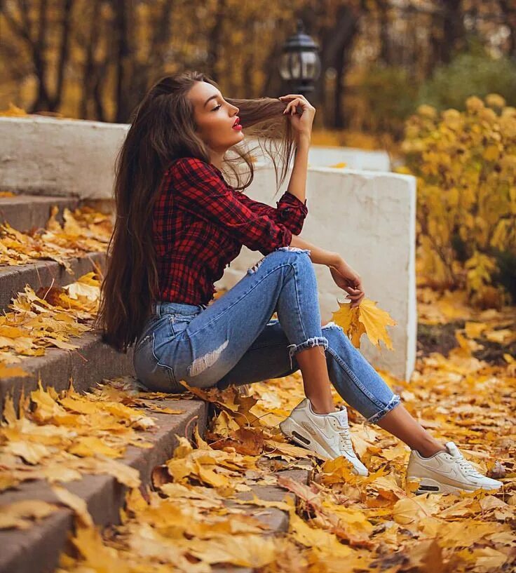 Классные идеи для фото осенью @anyuta_rai on Instagram: "Время горячих пряных латте, интересных фильмов, теплы