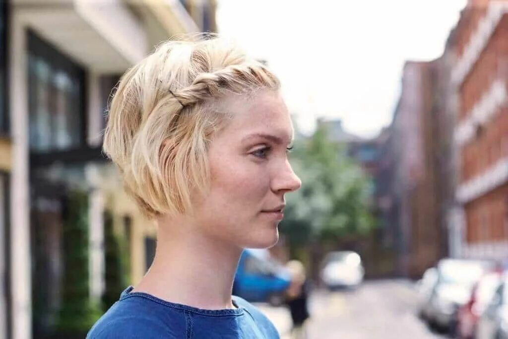 Классные прически на короткие волосы Bob Updos: 10 Easy and Stylish Ways to Pull Your Short Hair Up Medieval hairstyl