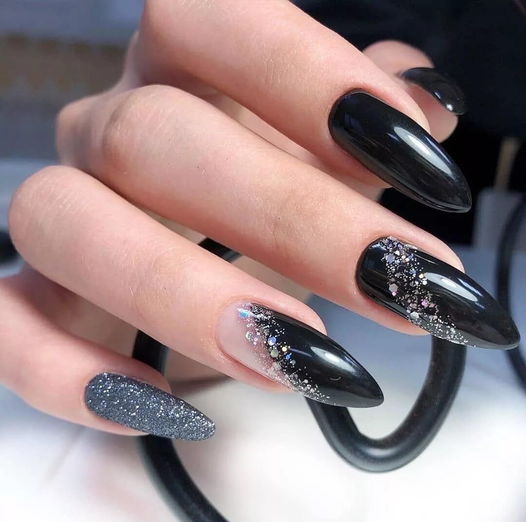 Классный черный маникюр Nails новогодний маникюр new year's manicure Creative nails, Nails, Long nails