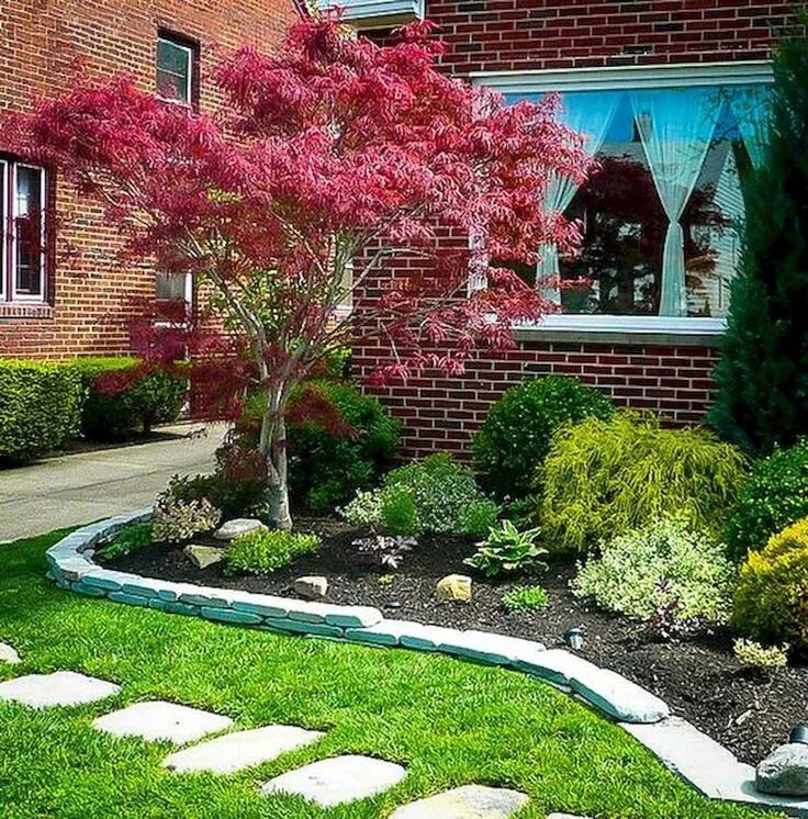 Клен в ландшафтном дизайне 44 Fresh Small Garden Ideas for Backyard (23) - GARDENIDEAZ.COM Japanese maple g