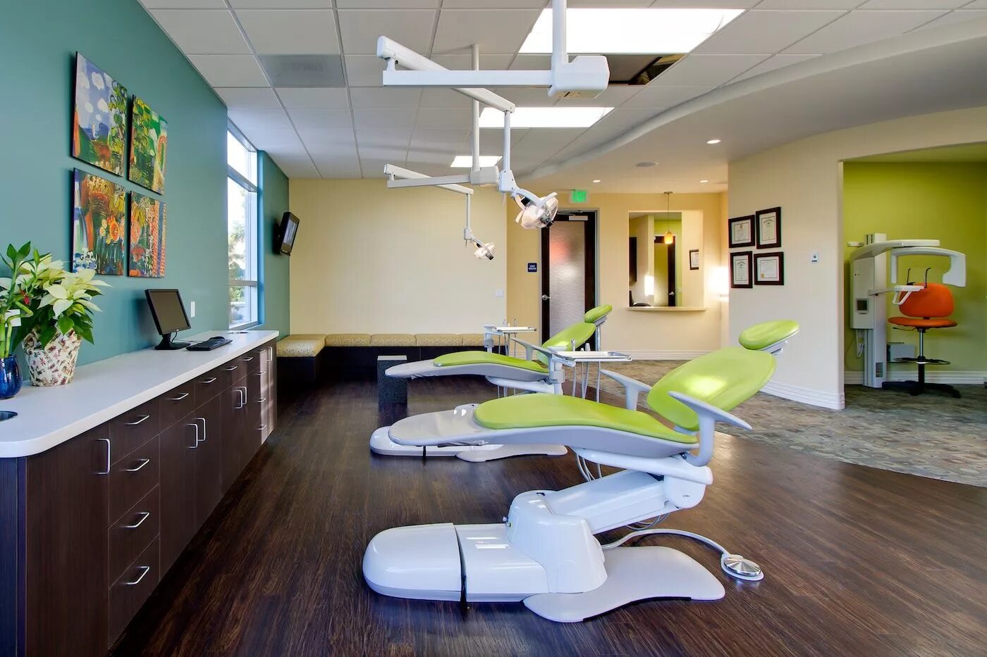 Клиника дизайн фото Access Children's Dental Group Pediatric Dentist Vista, CA Dental office design,