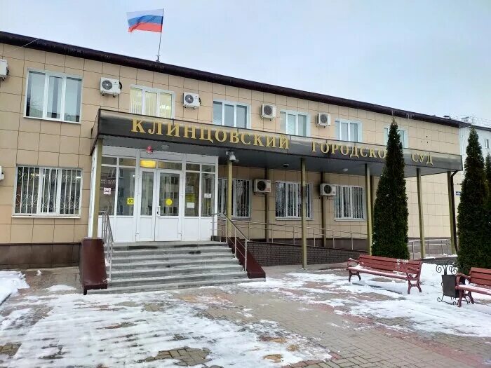 Клинцовский городской суд ул гагарина 55 фото Экс-директор колледжа в Клинцах Морозов, севший в тюрьму в 2022 году, попал на н