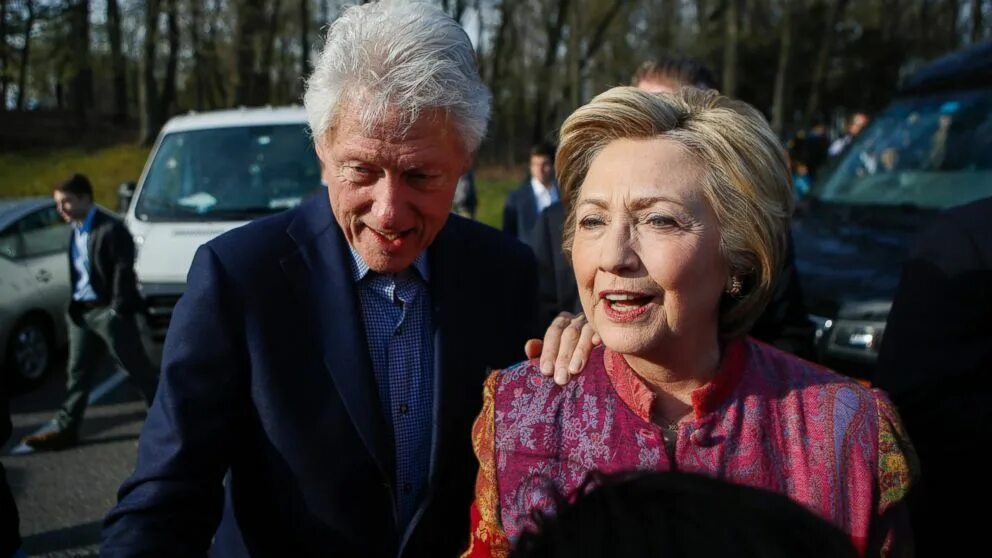 Клинтон фото сейчас Hillary and Bill Clinton Made $6.7 Million From Speeches in 2015 - ABC News