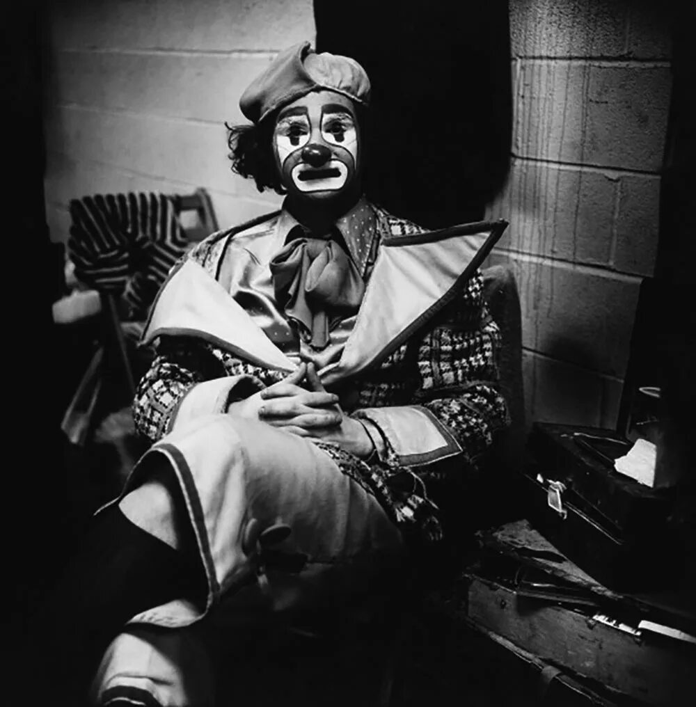 Клоун черно белое фото When clowns were cool - Experience Magazine