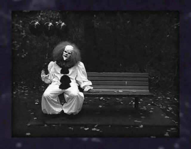 Клоун черно белое фото Creepy clown Creepy pictures, Creepy photos, Scary clowns