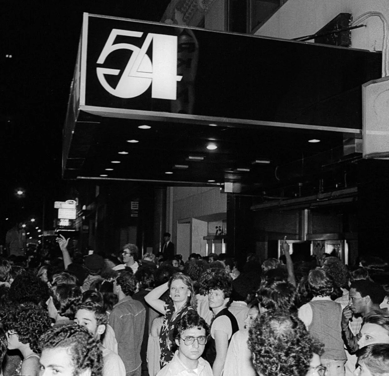 Клуб 54 нью йорк фото Pin on Vintage Vibes Studio 54, Studio 54 disco, Studio 54 new york