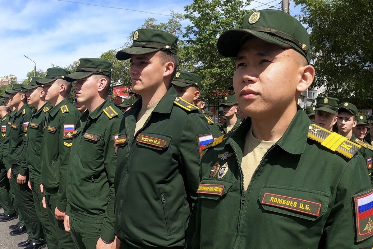 Клуб двоку фото В День России в Благовещенске открыли стелу выпускникам ДВОКУ - Дальневосточное 