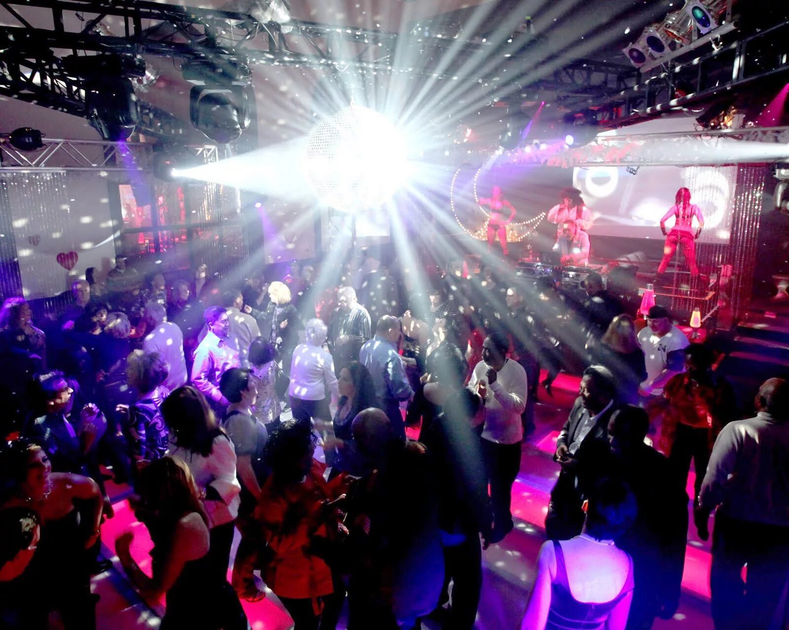 Клуб фото форум From Night-clubs to Golf-clubs.