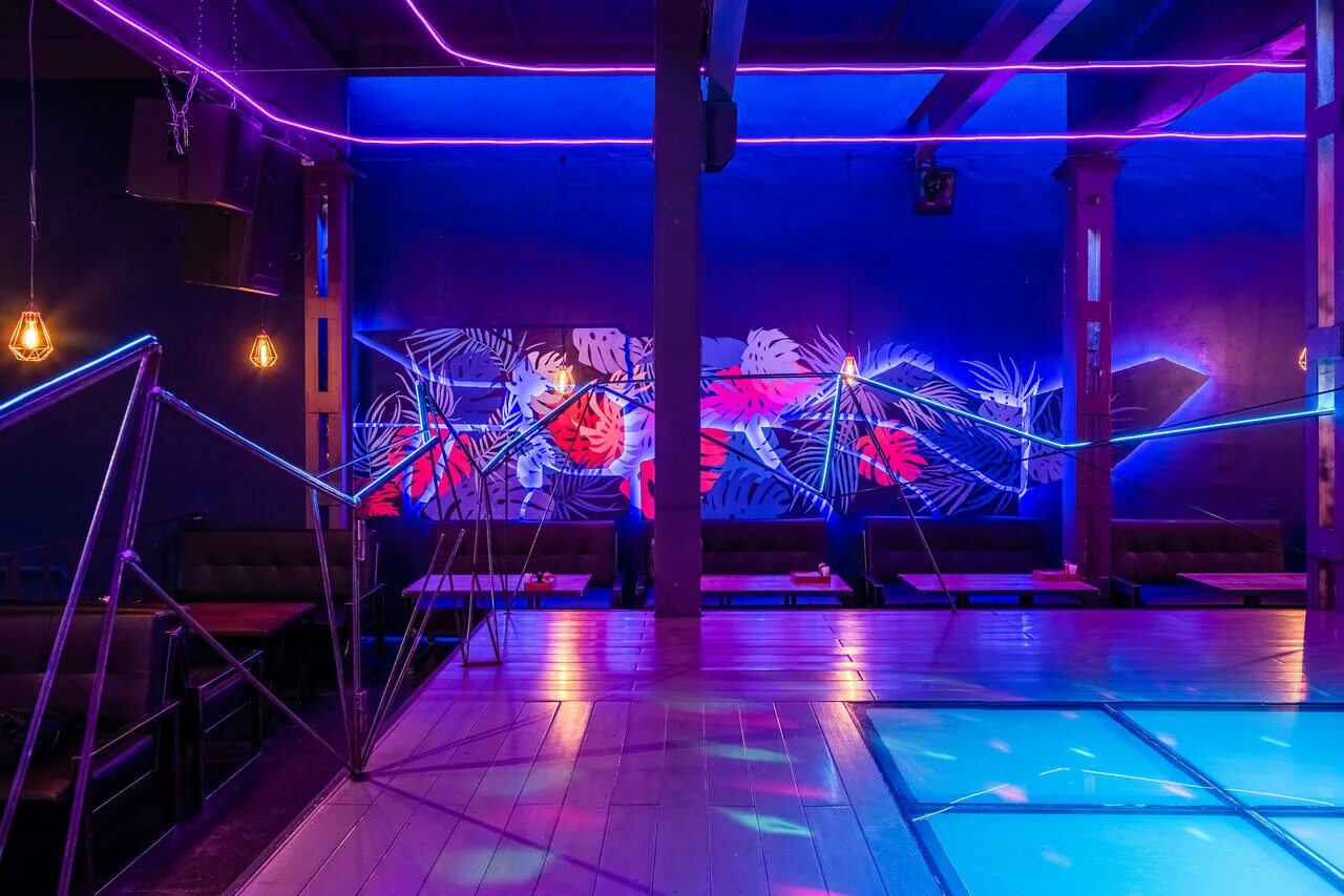 Клуб неон фото Rent NEON Bar Креативный лофт с неоновой подсветкой near Кутузовская metro stati