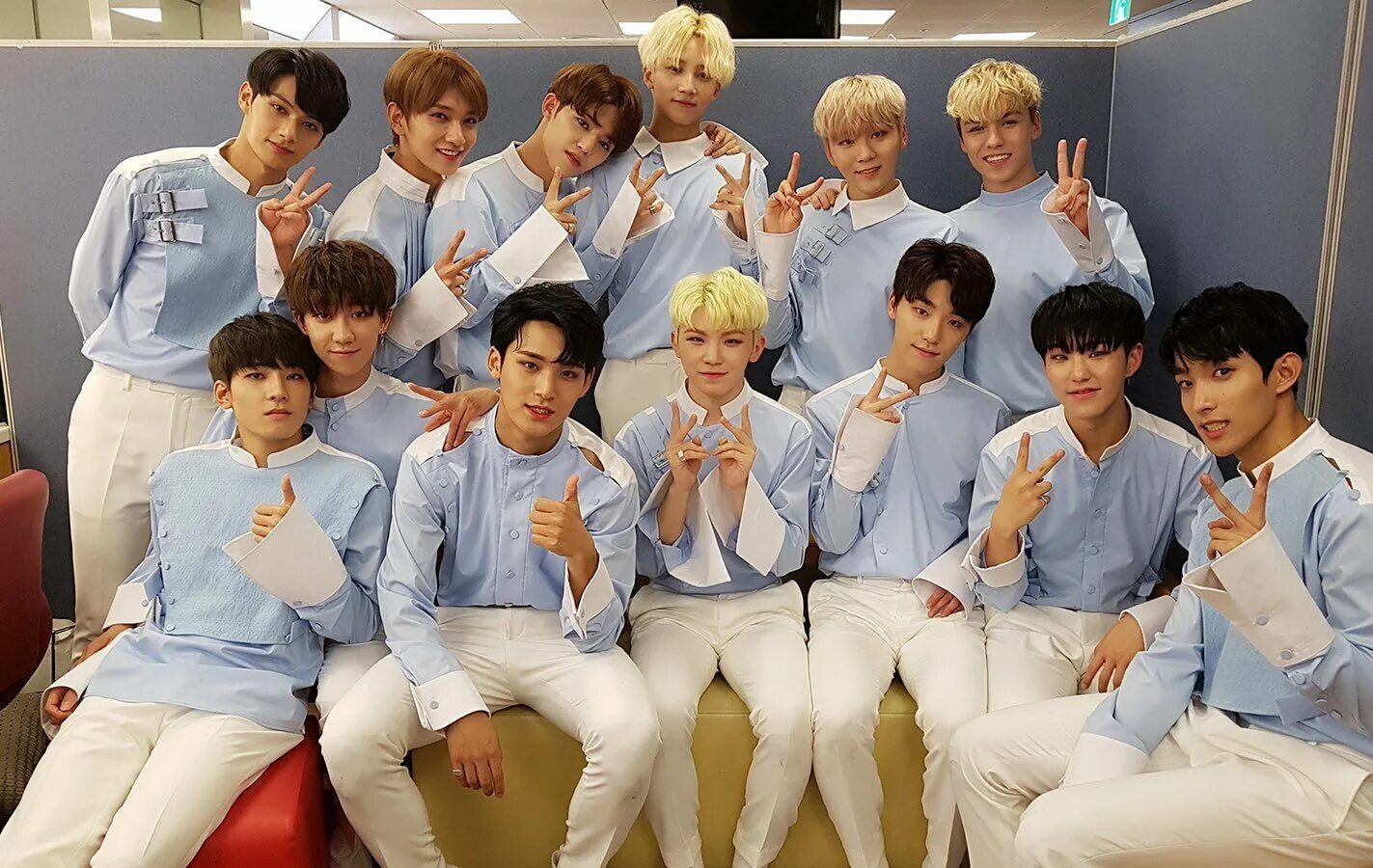 Клуб севентин фото Seventeen Twitter update: @pledis_17 Seventeen, Seventeen album, Seventeen kpop