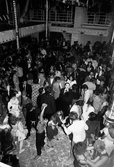 Клуб студия 54 фото Halloween at Studio 54 Was Insane From the Late 1970s and 1980s vintage everyday